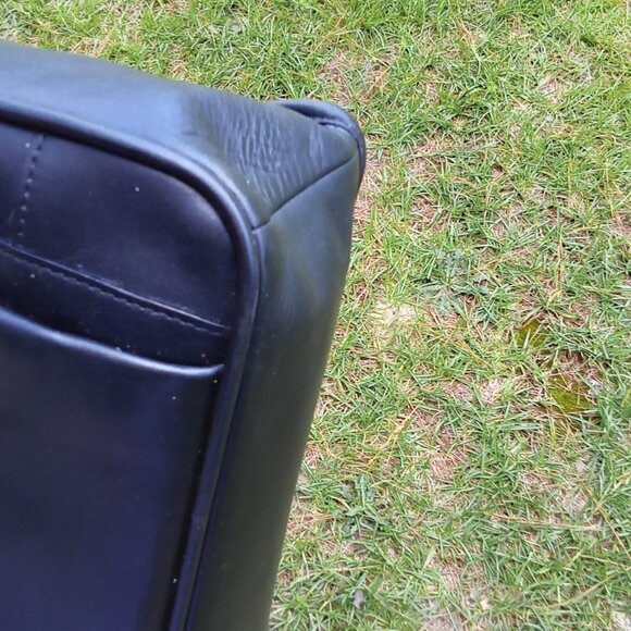 Blessing Bag Giftaway Coach 2003 Beekman Messanger Bag & MCM Envelope Clutch - Picture 13 of 15